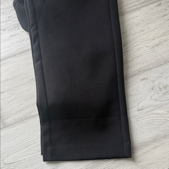 Old Navy women’s Black Dress Pants - Picture 4 of 4